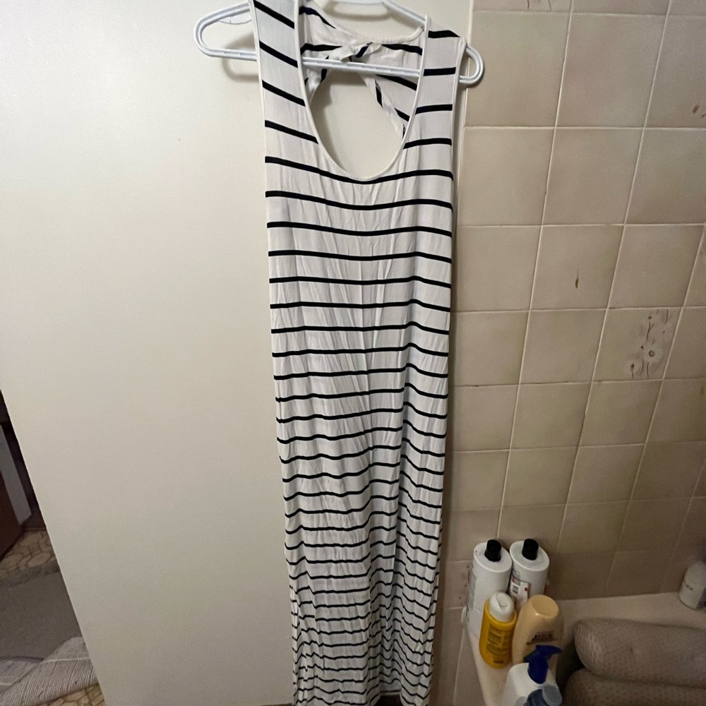 Keyhole Back Maxi Dress